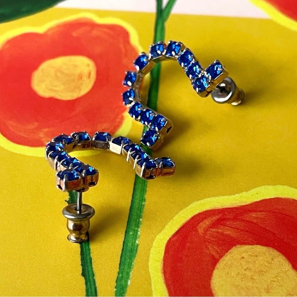 Vintage silvertone & blue rhinestone horseshoe pierced earrings kitsch good luck - Picture 4 of 7